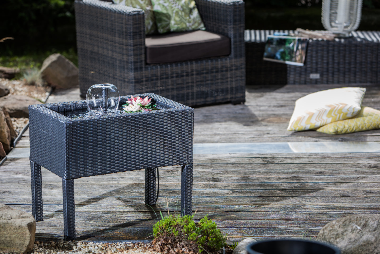 Heissner Water Features Raised Patio Pond in Black (Inc Pump)