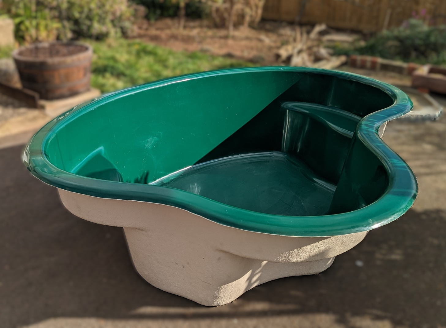 Barracuda Fibreglass Pond | 2000L | 440 gal | Pond Products UK