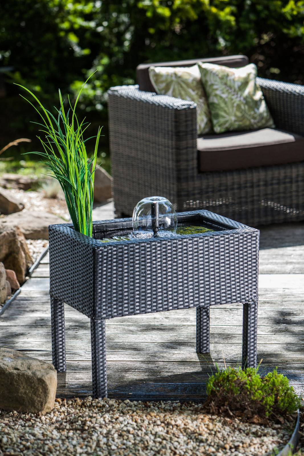 Heissner Water Features Raised Patio Pond in Black (Inc Pump)