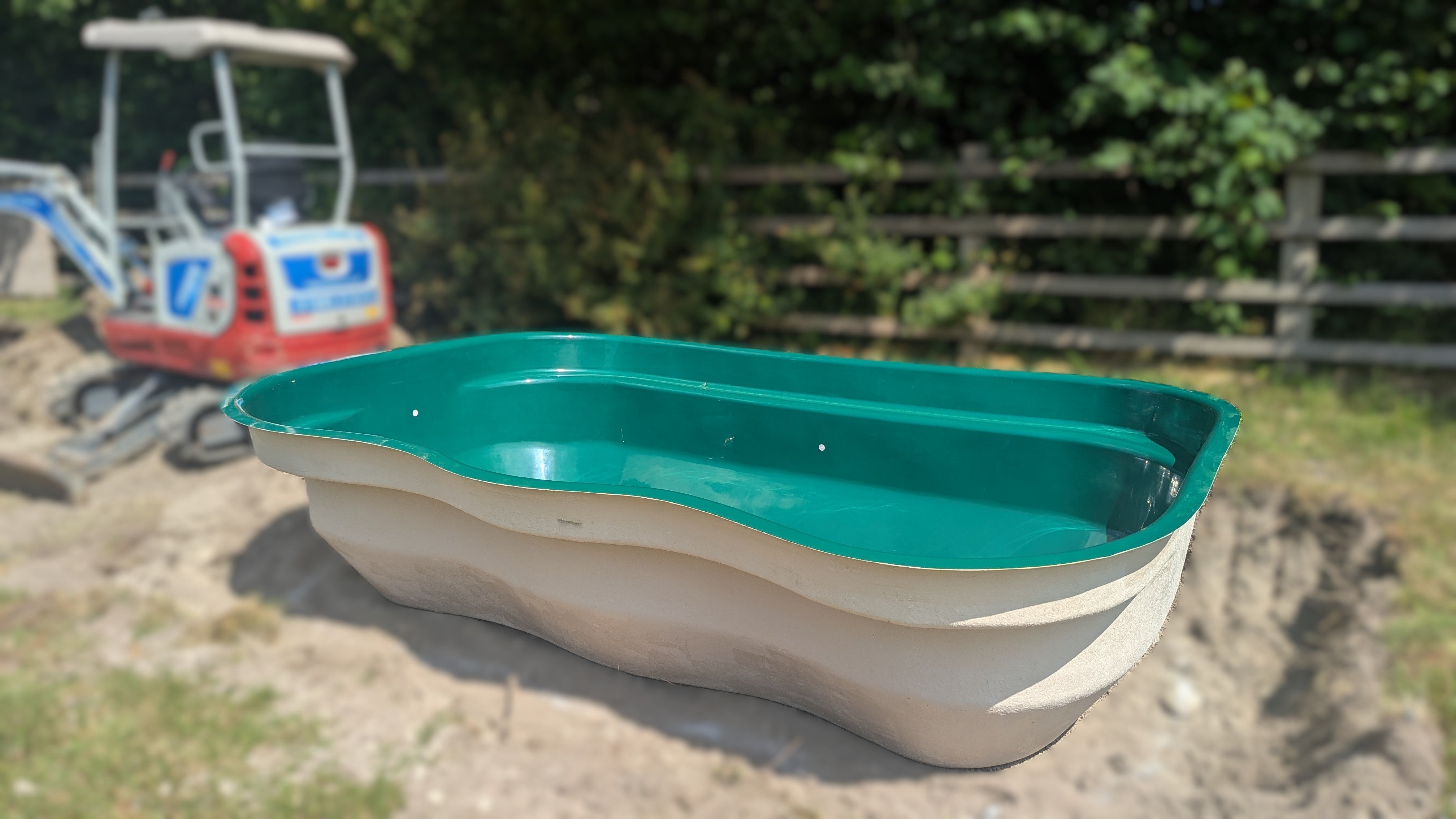 Niigata Fibreglass Pond | 4950L | 1100 gal | Pond Products UK